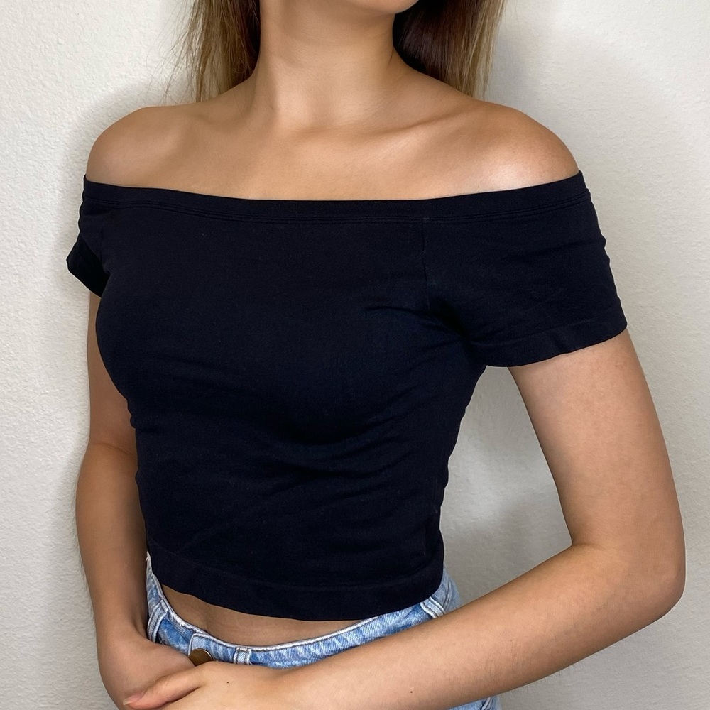 Stetchy black off shoulder top
